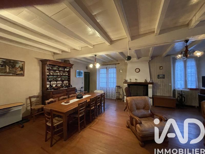 Maison - 209 m² - 7 pièces