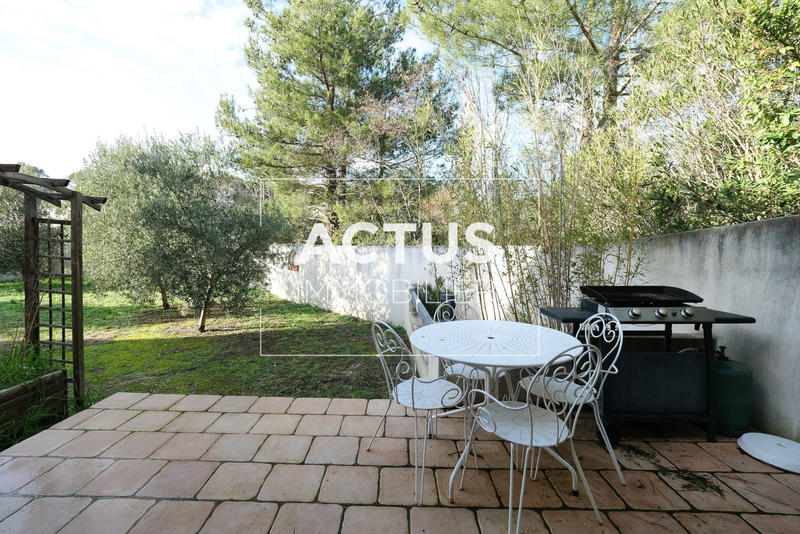 Maison - 213 m² - 7 pièces