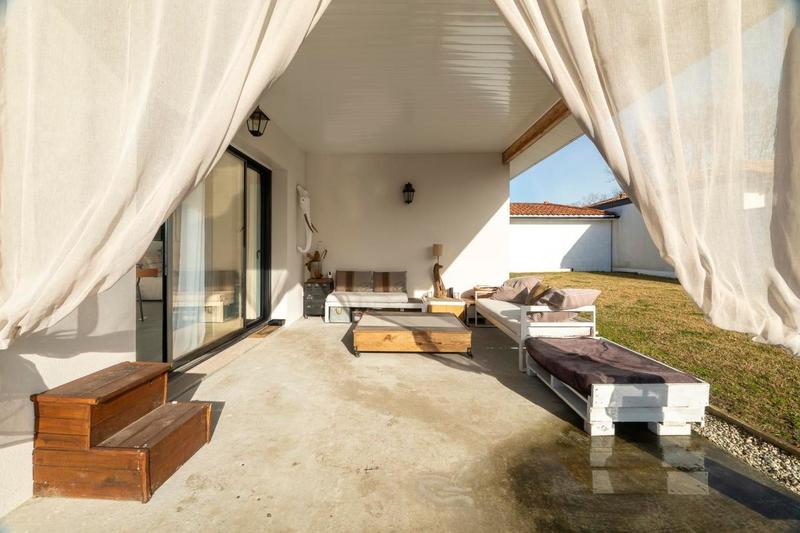 Maison - 97 m² - 4 pièces