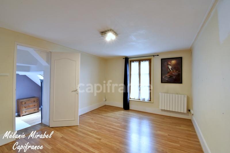 Maison - 137 m² - 6 pièces