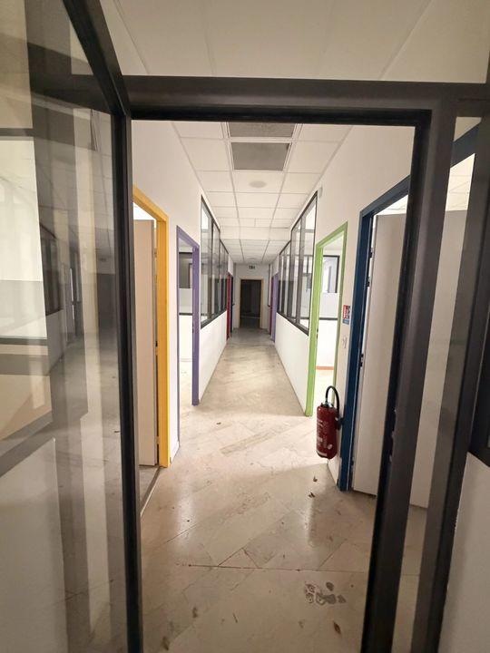 Bureau - 326 m² - 20 pièces