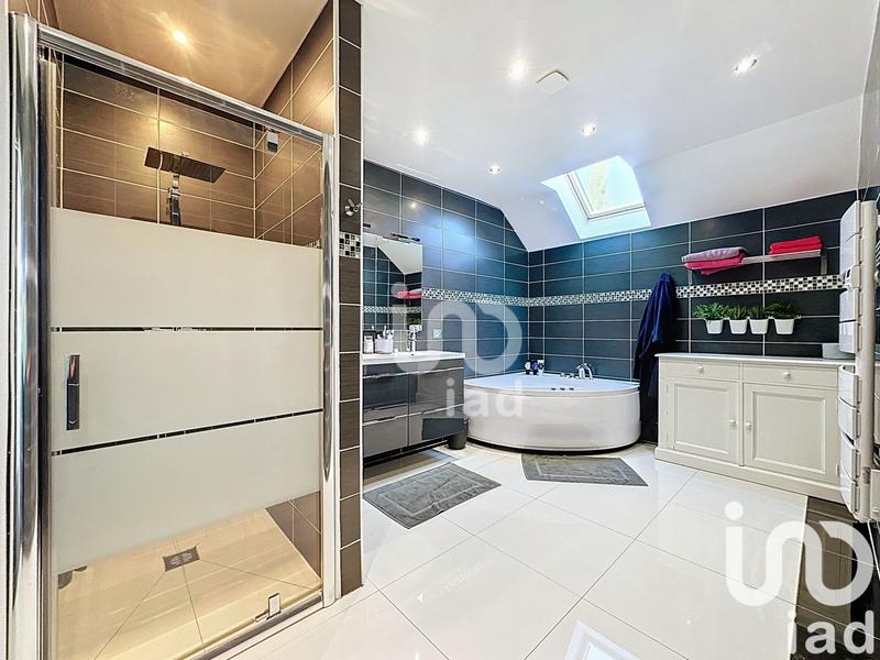 Maison de maîtres - 198 m² - 7 pièces