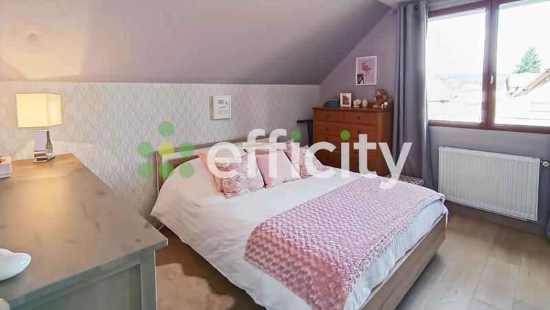 Maison - 176 m² - 9 pièces