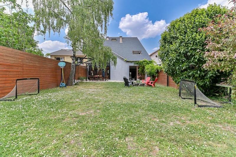 Maison - 220 m² - 9 pièces