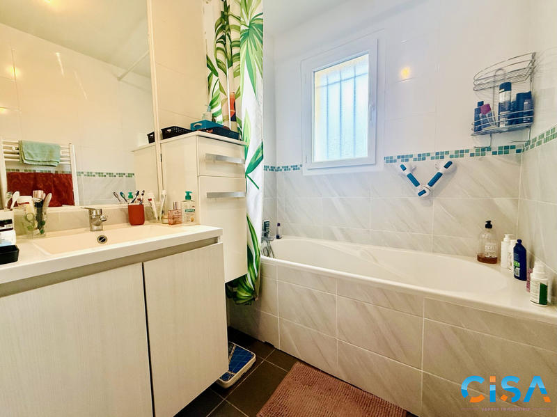 Maison - 75 m² - 5 pièces