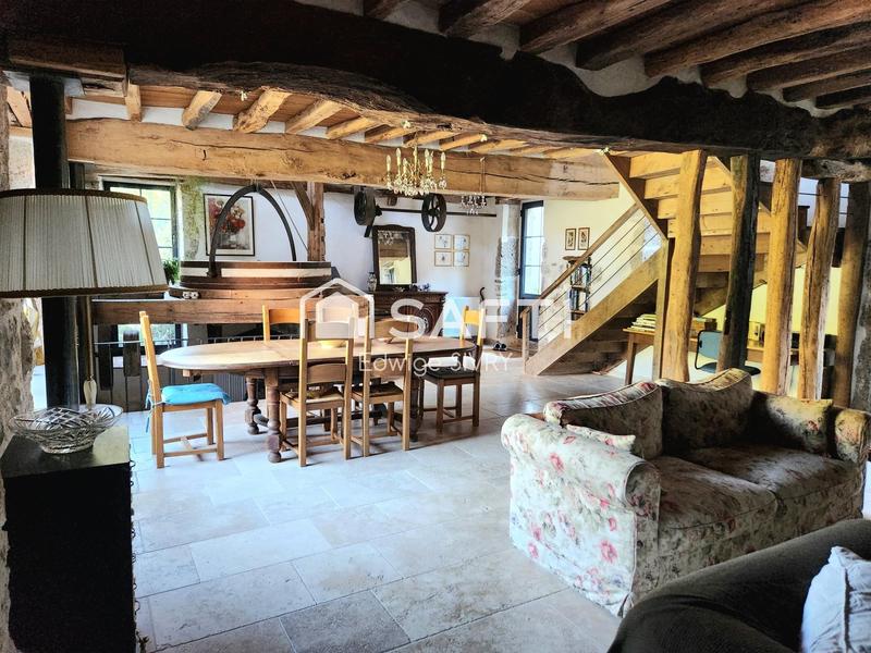 Maison - 420 m² - 9 pièces