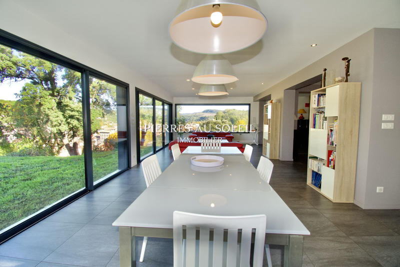 Maison - 230 m² - 8 pièces