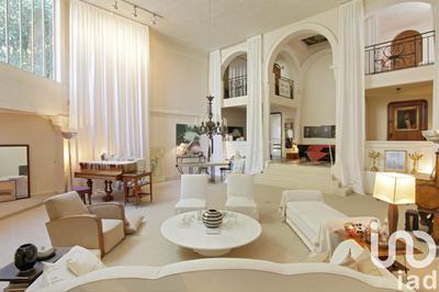 Appartement - 204 m² - 6 pièces