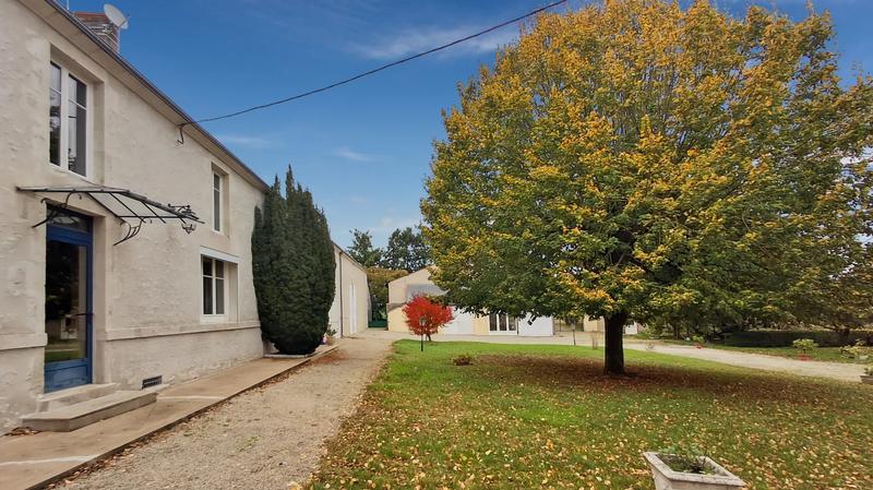 Maison - 223 m² - 9 pièces