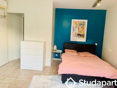 Chambre - 65 m² - 1 pièce