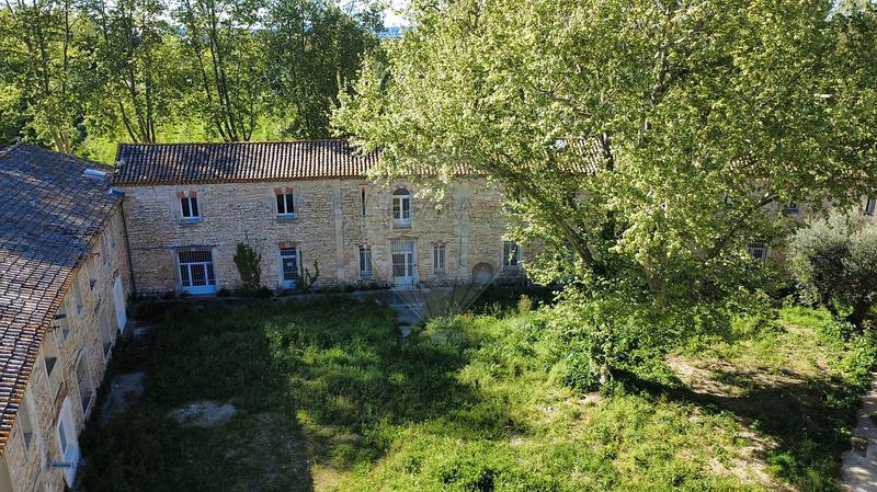 Bureau - 3 600 m² - 45 pièces