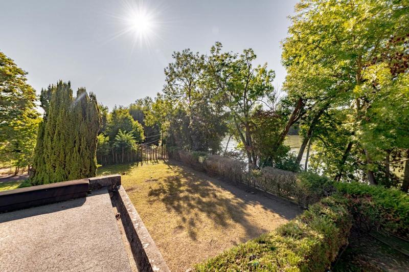 Propriété - 800 m² - 10 pièces