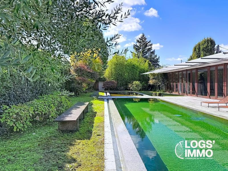 Maison contemporaine - 245 m² - 7 pièces