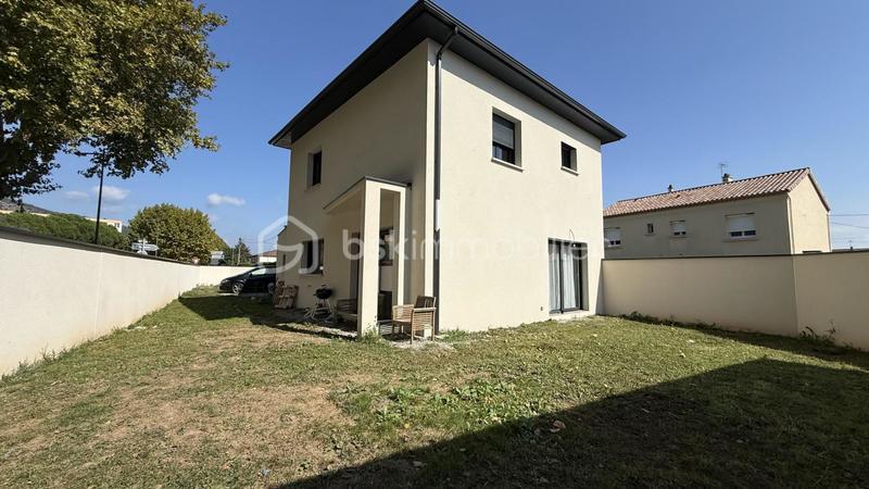 Maison - 97 m² - 4 pièces