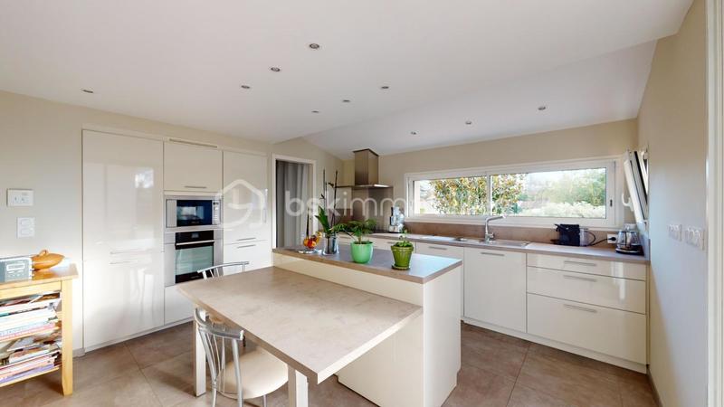 Maison traditionnelle - 171 m² - 5 pièces