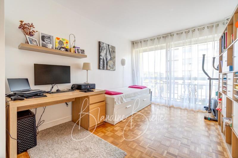 Appartement - 111 m² - 6 pièces