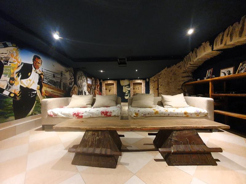 Maison - 311 m² - 9 pièces