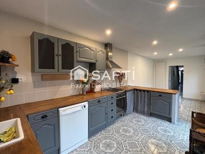 Maison - 215 m² - 8 pièces