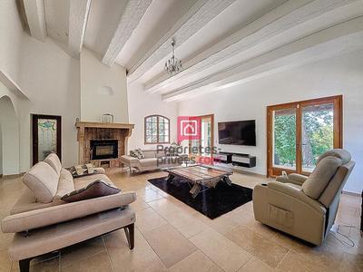 Villa - 220 m² - 9 pièces