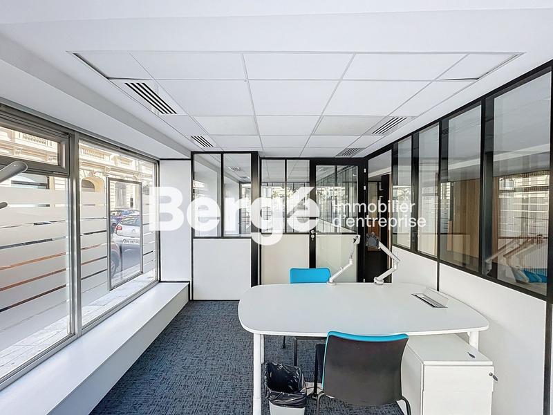 Local commercial - 325 m²