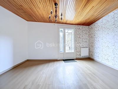 Maison - 97 m² - 4 pièces