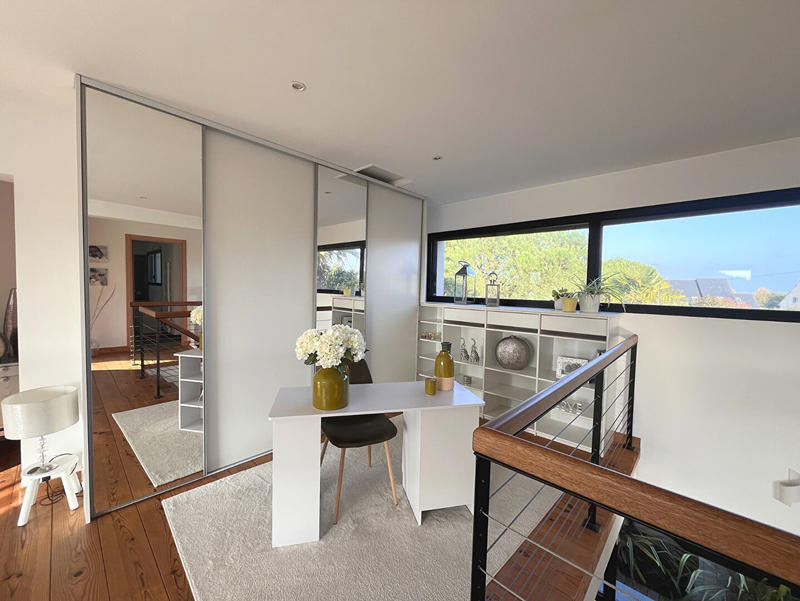 Maison - 214 m² - 8 pièces