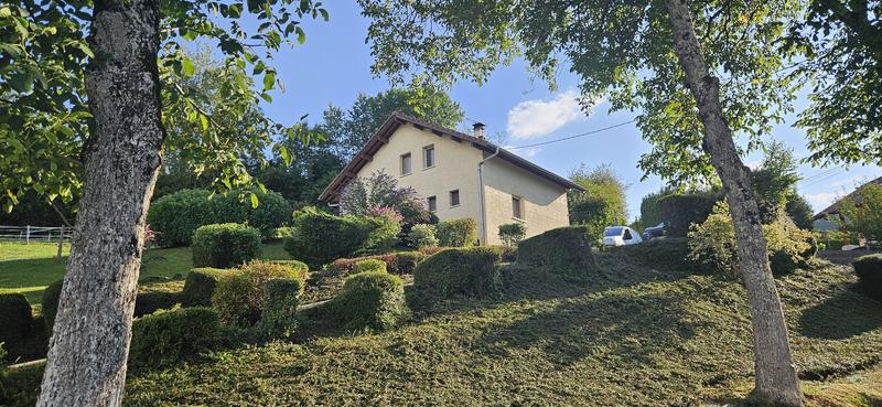 Maison traditionnelle - 124 m² - 6 pièces