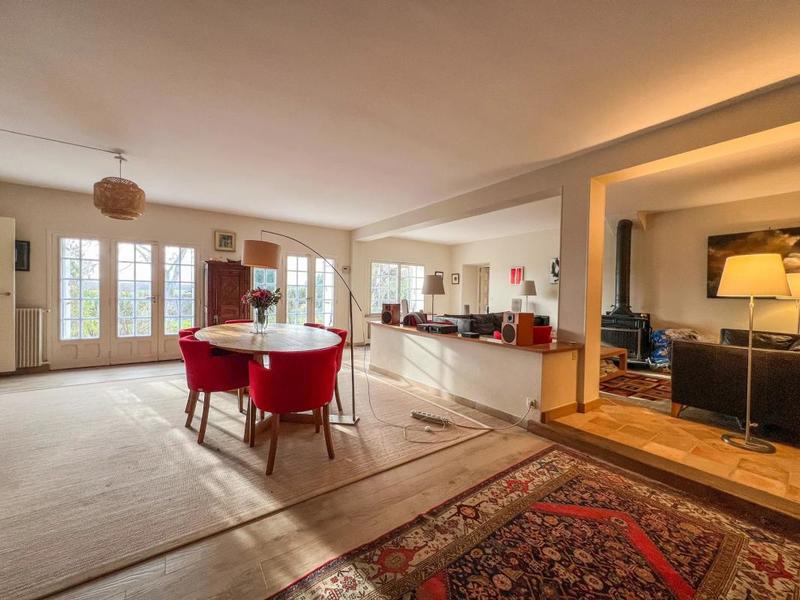 Demeure - 260 m² - 8 pièces