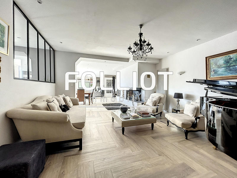 Maison - 286 m² - 7 pièces