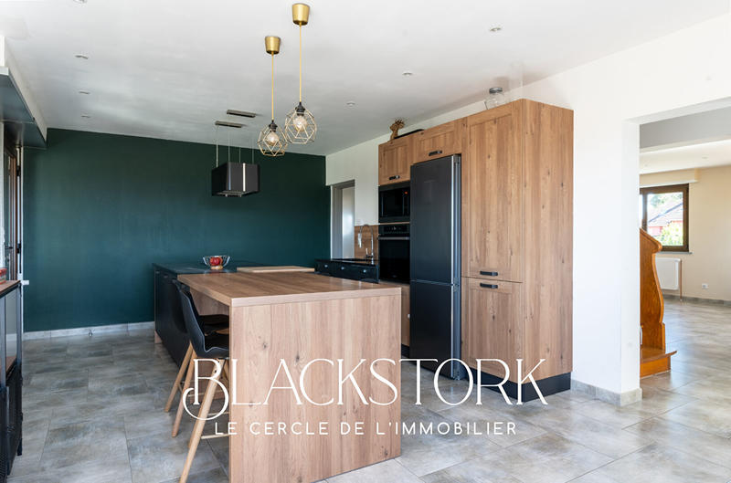 Maison - 180 m² - 6 pièces