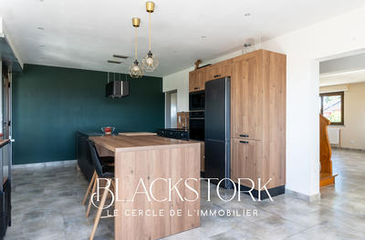 Maison - 180 m² - 6 pièces