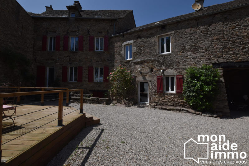 Maison ancienne - 242 m² - 8 pièces