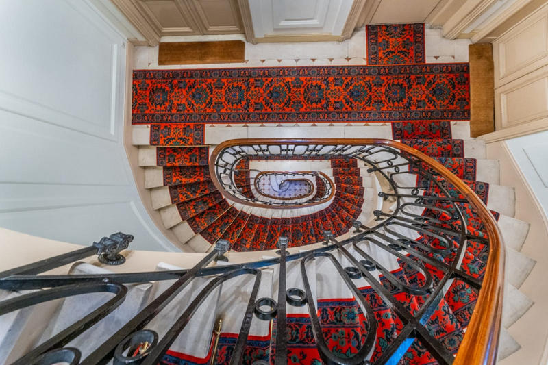 Appartement - 198 m² - 6 pièces