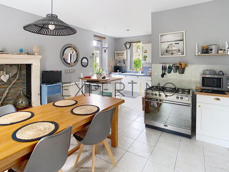 Maison - 159 m² - 7 pièces