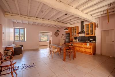 Corps de ferme - 220 m² - 8 pièces