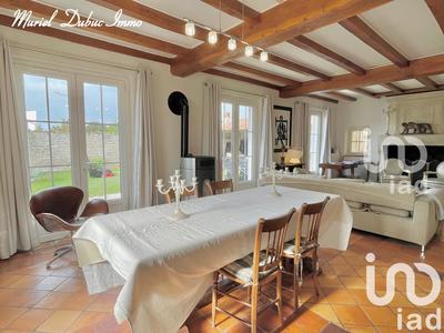 Maison - 245 m² - 12 pièces