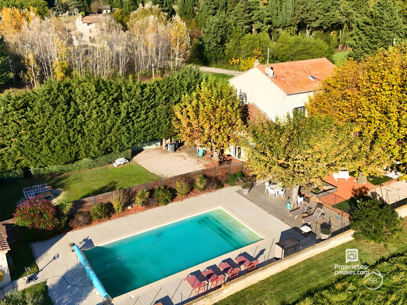 Mas - 211 m² - 9 pièces