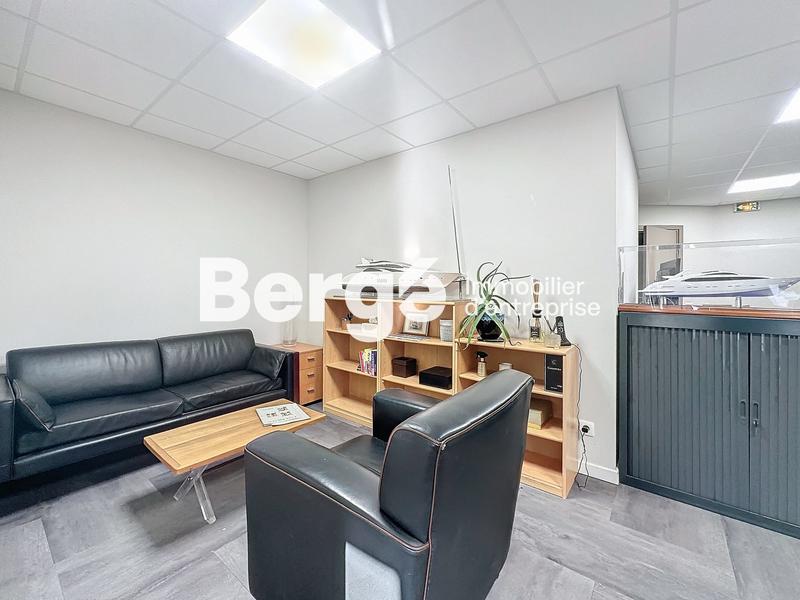 Bureau - 104 m² - 5 pièces