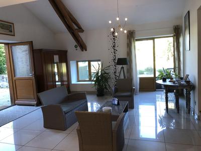 Maison - 300 m² - 6 pièces