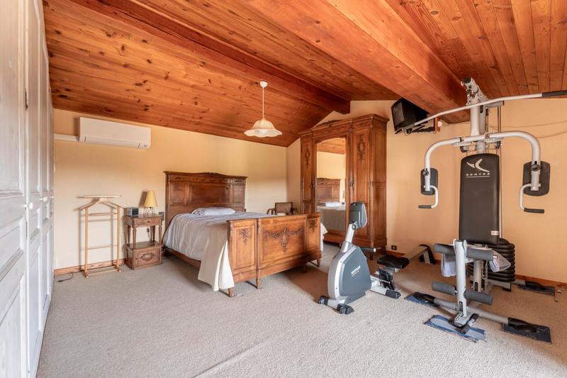 Demeure - 198 m² - 7 pièces