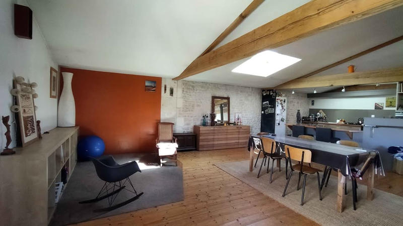 Maison - 410 m² - 6 pièces