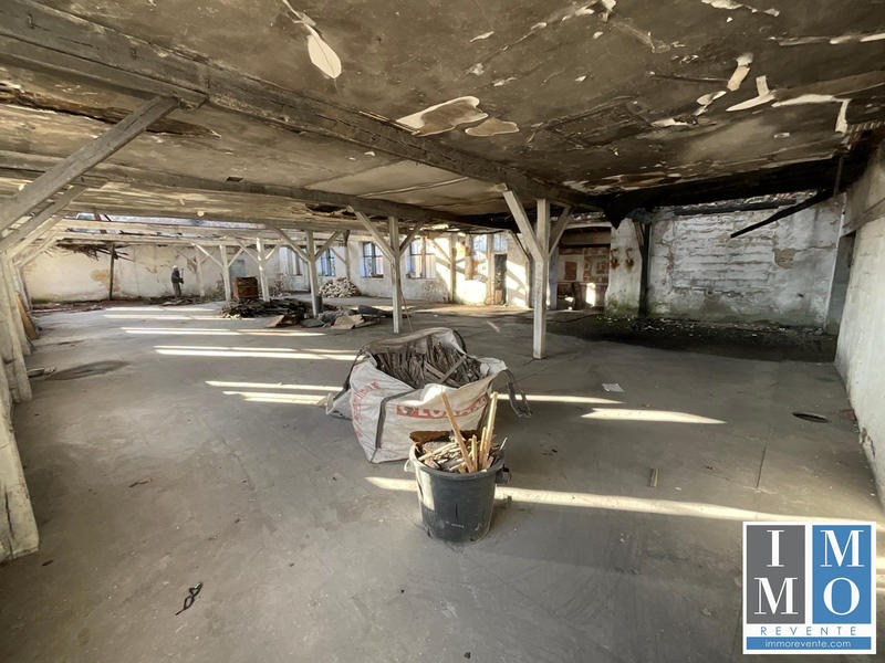 Entrepôt - 4 000 m²