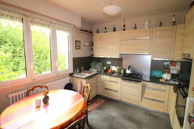 Maison - 201 m² - 10 pièces