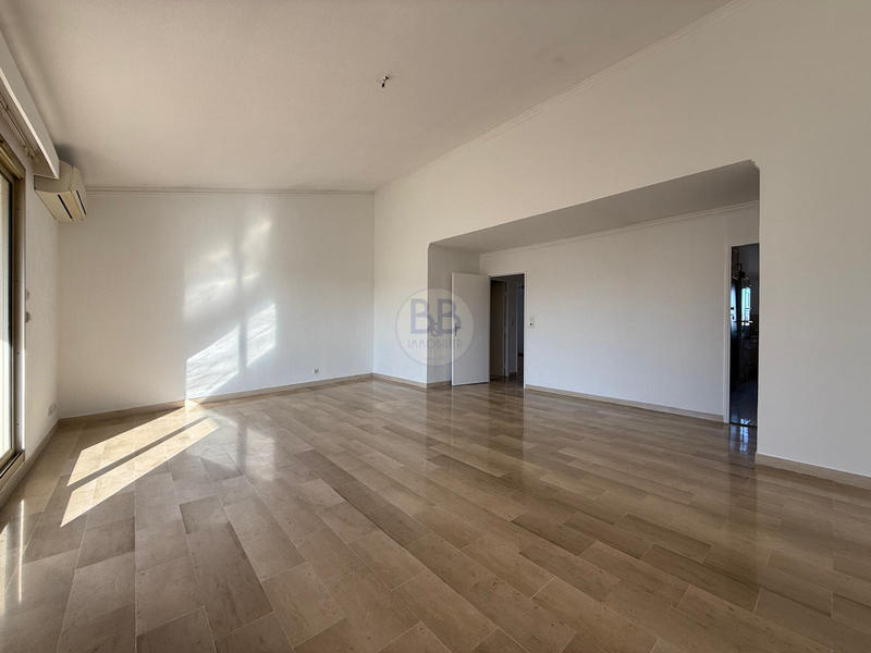 Appartement - 96 m² - 4 pièces