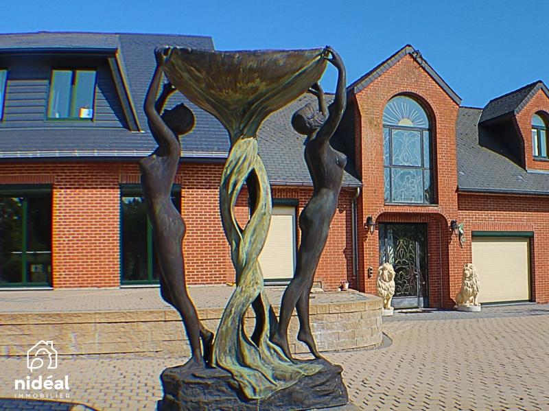 Maison - 450 m² - 10 pièces