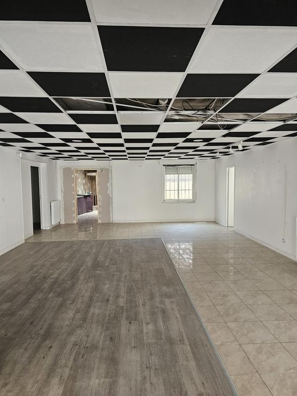 Local commercial - 185 m² - 3 pièces