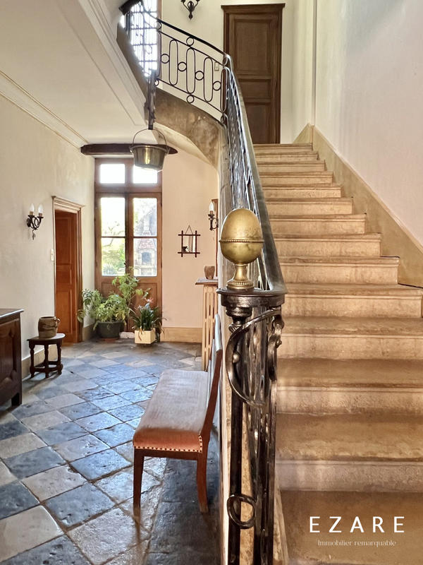 Maison - 266 m² - 7 pièces