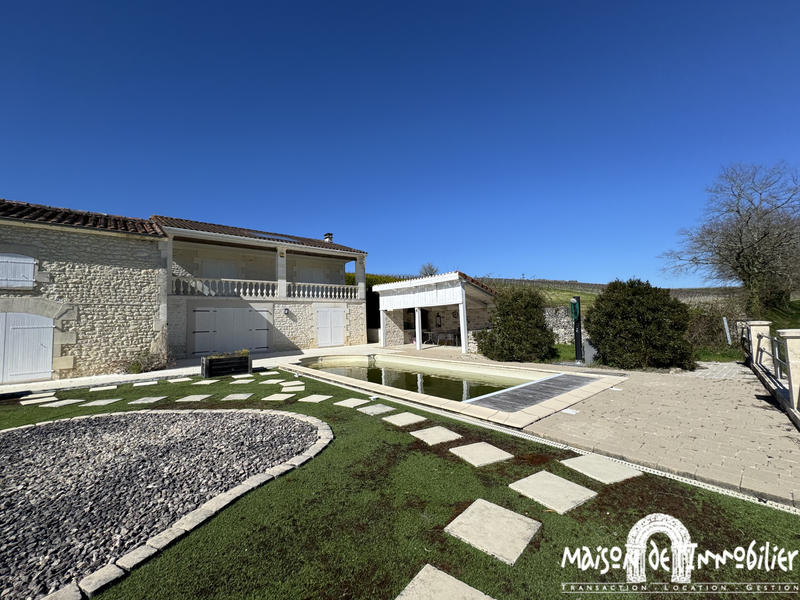 Maison - 253 m² - 7 pièces