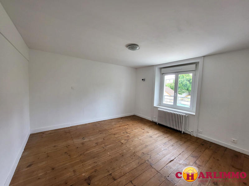 Maison traditionnelle - 211 m² - 10 pièces