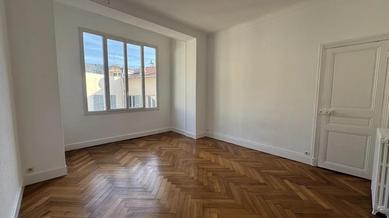 Appartement - 155 m² - 5 pièces